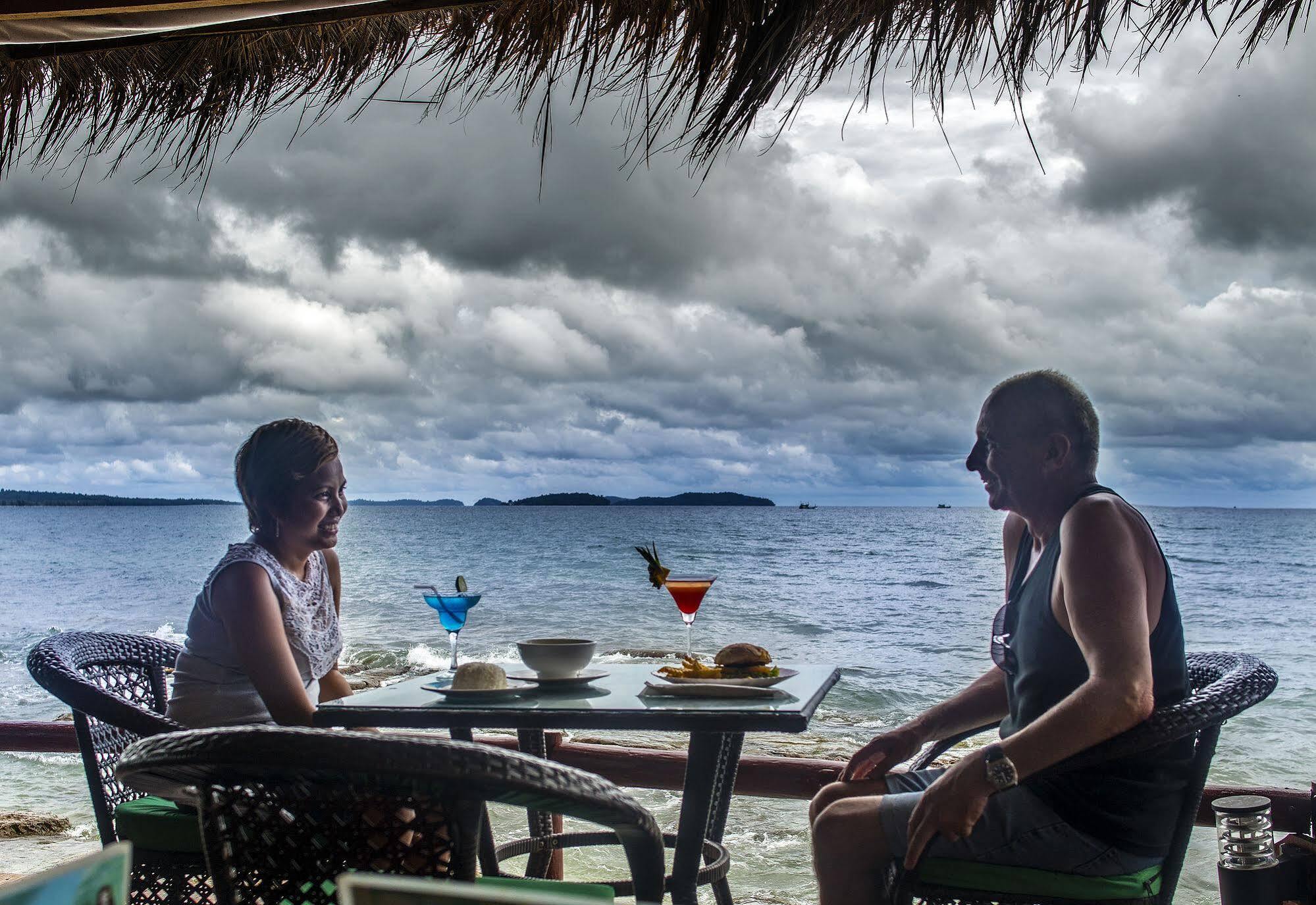 Hotel Above Us Only Sky Sihanoukville Exterior foto